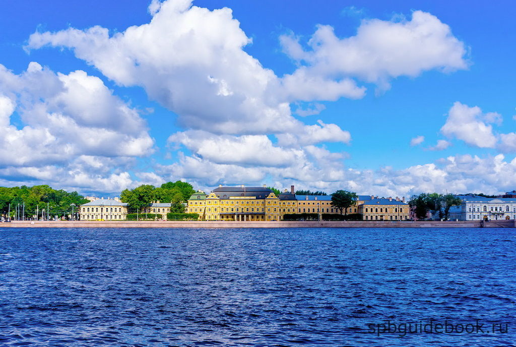 Меншиковский дворец в Санкт-Петербурге.