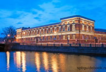 Центральный военно-морской музей в Санкт-Петербурге.