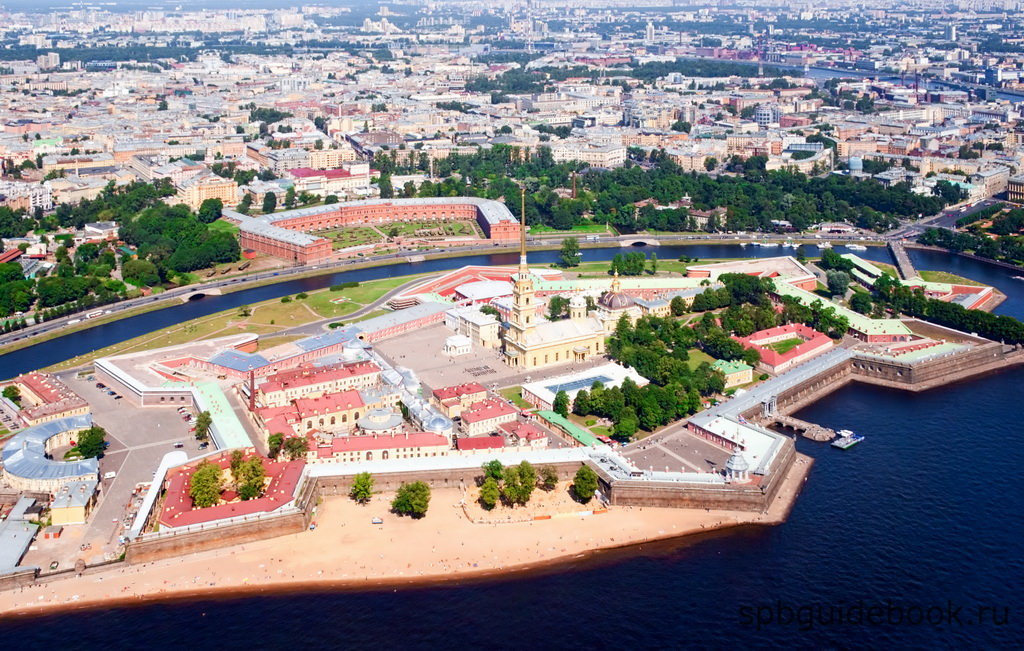 Вид на петропавловскую крепость сверху