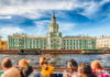 Кунсткамера в Санкт-Петербурге. Вид со стороны Невы.