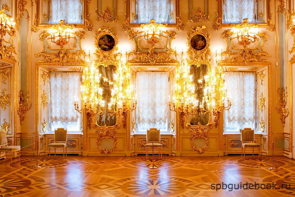 Фото интерьеров Большого Петергофского дворца.